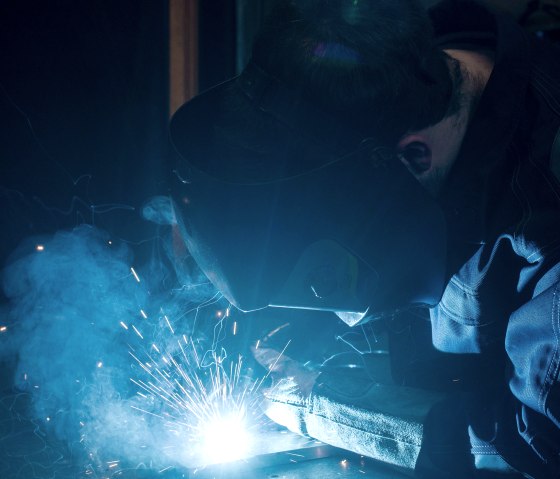 Beim Schweißen, © Bünder und Schmitt Maschinenbau GmbH Beim Schweißen, © Bünder und Schmitt Maschinenbau GmbH