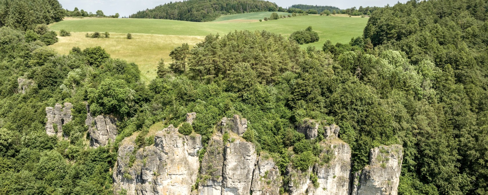Blick auf die Gerolsteiner Dolomiten, © Eifel Tourismus GmbH, Dominik Ketz Blick auf die Gerolsteiner Dolomiten, © Eifel Tourismus GmbH, Dominik Ketz