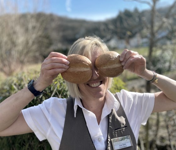 Mitarbeiterin, © NaturPurHotel Maarblick Mitarbeiterin, © NaturPurHotel Maarblick