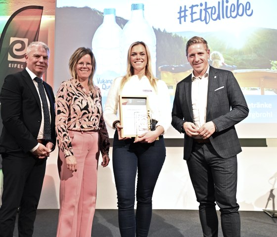 Rhodius Mineralquellen und Getränke GmbH & Co. KG hat den EIFEL Award 2025, © Eifel Tourismus GmbH Rhodius Mineralquellen und Getränke GmbH & Co. KG hat den EIFEL Award 2025, © Eifel Tourismus GmbH