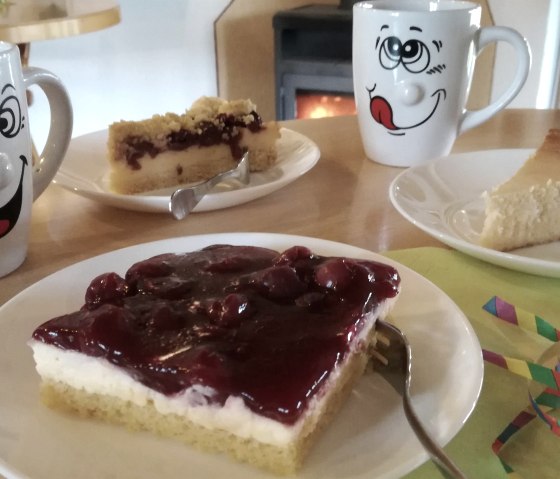 Leckere Kuchen im Golstübchen in Gillenfeld, © Golfstübchen Gillenfeld Leckere Kuchen im Golstübchen in Gillenfeld, © Golfstübchen Gillenfeld
