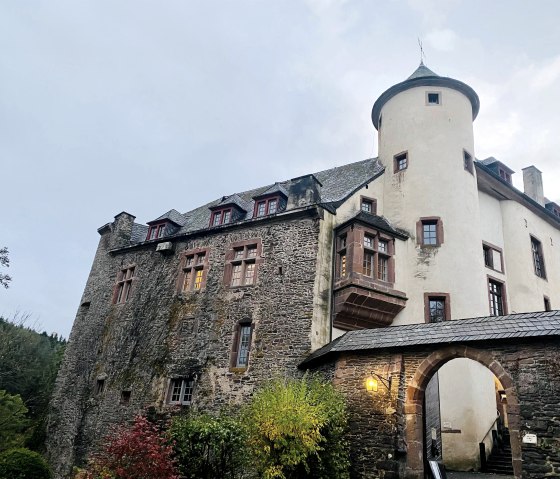 Eingang Burg Neuerburg, © Felsenland Südeifel Tourismus GmbH, Anna Carina Krebs Eingang Burg Neuerburg, © Felsenland Südeifel Tourismus GmbH, Anna Carina Krebs