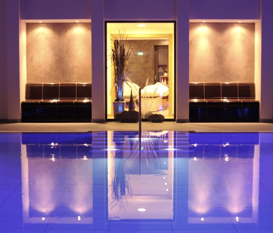 T03 Schw-Halle Nacht - super - F01 T03 Schw-Halle Nacht - super - F01