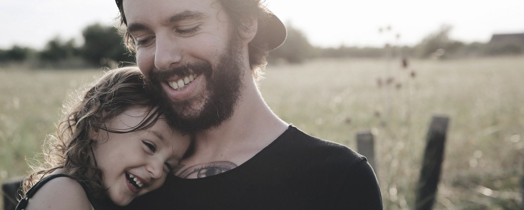 Vater-Kind, © Bild von StockSnap auf Pixabay Vater-Kind, © Bild von StockSnap auf Pixabay