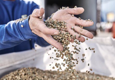 KLANZ stellt aus Bims Granulat her, © Kompagnon Interbims Prozessfotos KLANZ stellt aus Bims Granulat her, © Kompagnon Interbims Prozessfotos