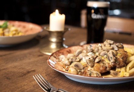 Irish Pub in Gillenfeld, © Andi Goltz/ Phormat.de Irish Pub in Gillenfeld, © Andi Goltz/ Phormat.de