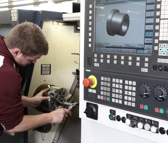 Den Auszubildenden stehen gut ausgestattete Werkstätten zur Verfügung, © Berufsbildungszentrum Euskirchen Den Auszubildenden stehen gut ausgestattete Werkstätten zur Verfügung, © Berufsbildungszentrum Euskirchen