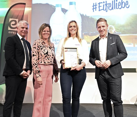 Rhodius hat den EIFEL Award "Regionale Wertschöpfung" erhalten, © Eifel Tourismus/Petra Grebe Rhodius hat den EIFEL Award "Regionale Wertschöpfung" erhalten, © Eifel Tourismus/Petra Grebe