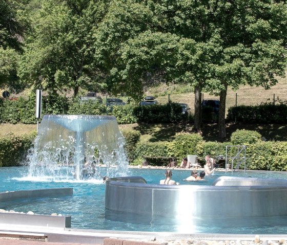 Freibad Schwimmbecken, © Stadt Schleiden / Kerstin Wielspütz Freibad Schwimmbecken, © Stadt Schleiden / Kerstin Wielspütz
