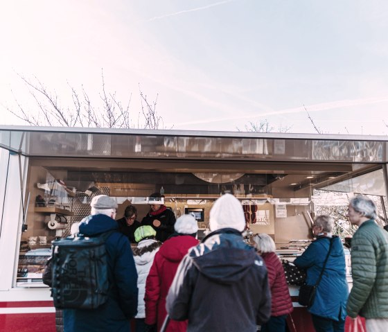 Die Bungenbergs sind auf verschiedenen Wochenmärkten in ihrer Region vertreten, © Fleischerei Bungenberg Die Bungenbergs sind auf verschiedenen Wochenmärkten in ihrer Region vertreten, © Fleischerei Bungenberg
