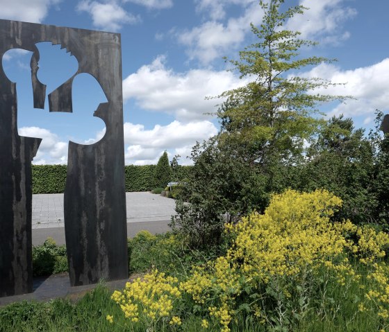 Seepark Zülpich, Blumen und Skulptur, © Seepark Zülpich Seepark Zülpich, Blumen und Skulptur, © Seepark Zülpich