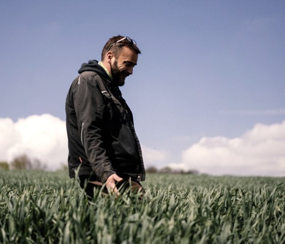 Futtererzeugung für die Schweine, © Lars May Futtererzeugung für die Schweine, © Lars May