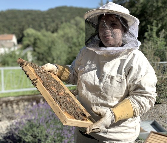 Kerstin Es Sebti konnte sich den Traum vom Imkern erfüllen., © Familie Es Sebti Kerstin Es Sebti konnte sich den Traum vom Imkern erfüllen., © Familie Es Sebti