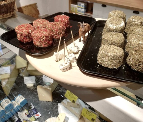 Ziegenfrischkäse, © Ulmenhof Sarmersbach Ziegenfrischkäse, © Ulmenhof Sarmersbach