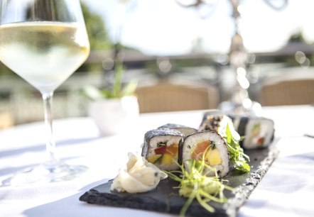 Landgasthaus "Zum Kreuzberg" Sushi, © CC BY-SA Andreas Goltz Landgasthaus "Zum Kreuzberg" Sushi, © CC BY-SA Andreas Goltz
