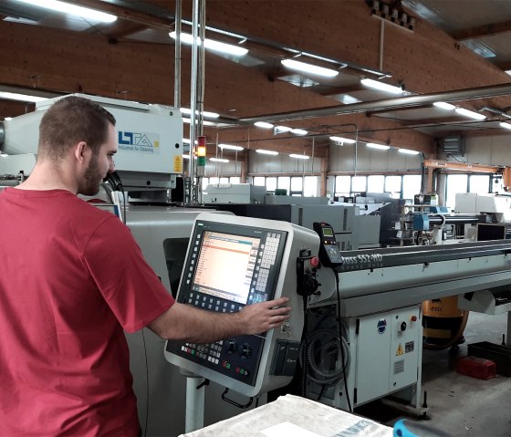 TS-Maschine-Bedienung, © Zukunftsinitiative Eifel / Eifel Tourismus GmbH TS-Maschine-Bedienung, © Zukunftsinitiative Eifel / Eifel Tourismus GmbH