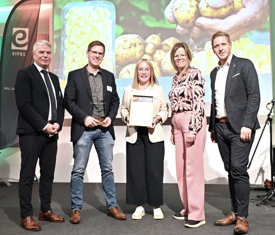 Das Unternehmen erhielt den EIFEL Award "Regionale Wertschöpfung verliehen, © Eifel Tourismus GmbH Das Unternehmen erhielt den EIFEL Award "Regionale Wertschöpfung verliehen, © Eifel Tourismus GmbH