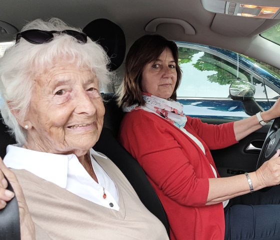 Ältere Menschen nutzen gerne Fahrdienste, © GenoEifel Ältere Menschen nutzen gerne Fahrdienste, © GenoEifel