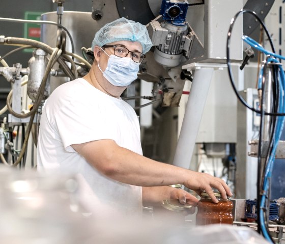 In der Produktion, © Conserverie & Moutarderie Belge In der Produktion, © Conserverie & Moutarderie Belge