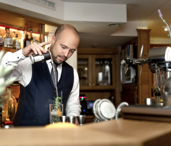 Michels-Bar-00004-Bearbeitet Michels-Bar-00004-Bearbeitet