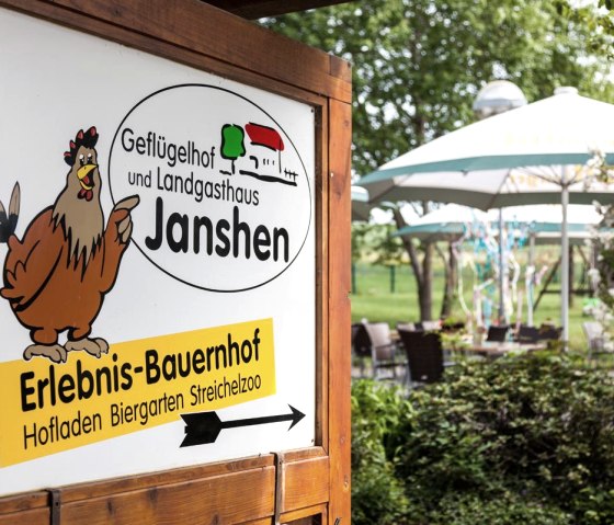 Willkommensschild Hofladen, © Geflügelhof Janshen Willkommensschild Hofladen, © Geflügelhof Janshen