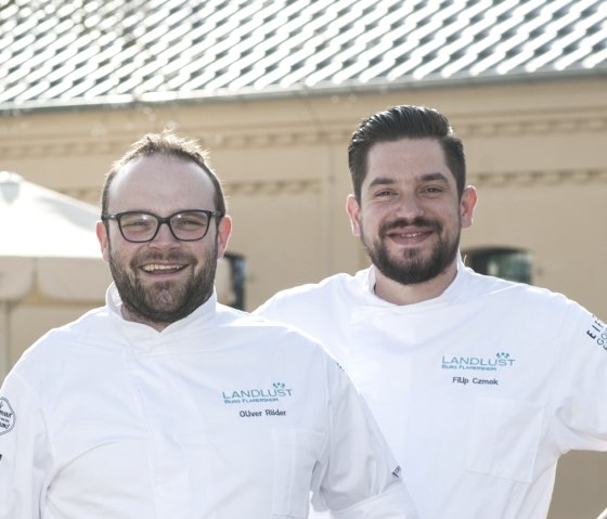 Küchendirektor Oliver Röder (li) und Chefkoch Filip Czmok, © Landlust Burg Flamersheim Küchendirektor Oliver Röder (li) und Chefkoch Filip Czmok, © Landlust Burg Flamersheim
