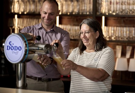 Die Vorstandsmitglieder helfen selbstverständlich gerne mit, © DODO-Treff Die Vorstandsmitglieder helfen selbstverständlich gerne mit, © DODO-Treff