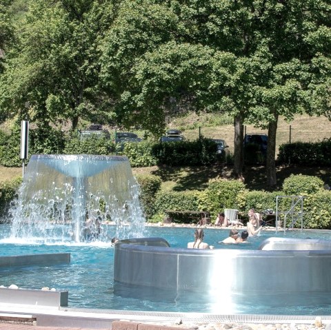 Freibad Schwimmbecken, © Stadt Schleiden / Kerstin Wielspütz Freibad Schwimmbecken, © Stadt Schleiden / Kerstin Wielspütz