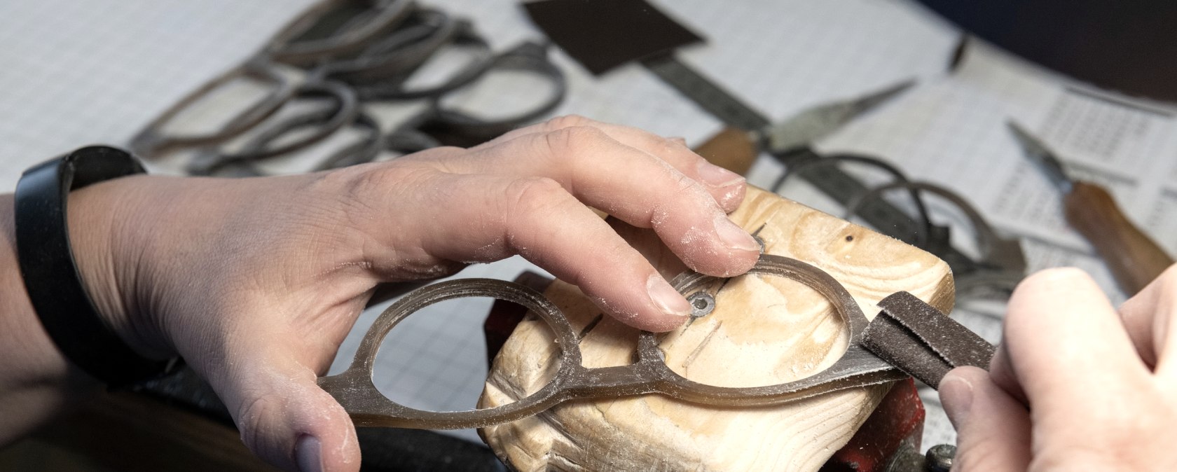 Alle Fassungen sind handgefertigt, © Melanie Fredel/Wollenweber hornline GmbH Alle Fassungen sind handgefertigt, © Melanie Fredel/Wollenweber hornline GmbH