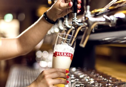 Ein frisch gezapftes Bier aus der Vulkan Brauerei, © Vulkan Brauerei Ein frisch gezapftes Bier aus der Vulkan Brauerei, © Vulkan Brauerei