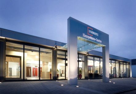 Im neuen Kompetenzcenter können sich die Kunden die vielfältigen Gestaltungsmöglichkeiten anschauen und sich fachlich beraten lassen. , © UNILUX Im neuen Kompetenzcenter können sich die Kunden die vielfältigen Gestaltungsmöglichkeiten anschauen und sich fachlich beraten lassen. , © UNILUX