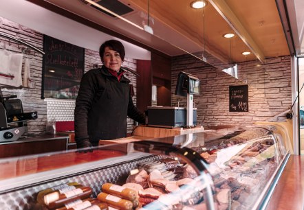 Mitarbeiterin auf dem Wochenmarkt, © Fleischerei Bungenberg Mitarbeiterin auf dem Wochenmarkt, © Fleischerei Bungenberg