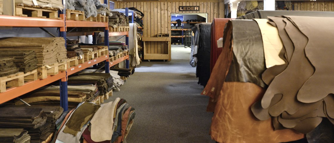 Ein Blick ins Lager bei Eifel-Leder, © Eifel Tourismus/Petra Grebe Ein Blick ins Lager bei Eifel-Leder, © Eifel Tourismus/Petra Grebe