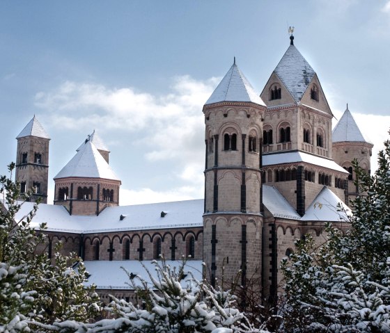 Abteikirche Maria Laach bei Winter, © Seehotel Maria Laach Abteikirche Maria Laach bei Winter, © Seehotel Maria Laach
