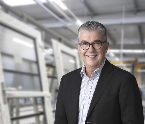 Helmut Meeth, © Helmut Meeth GmbH & Co. KG Helmut Meeth, © Helmut Meeth GmbH & Co. KG
