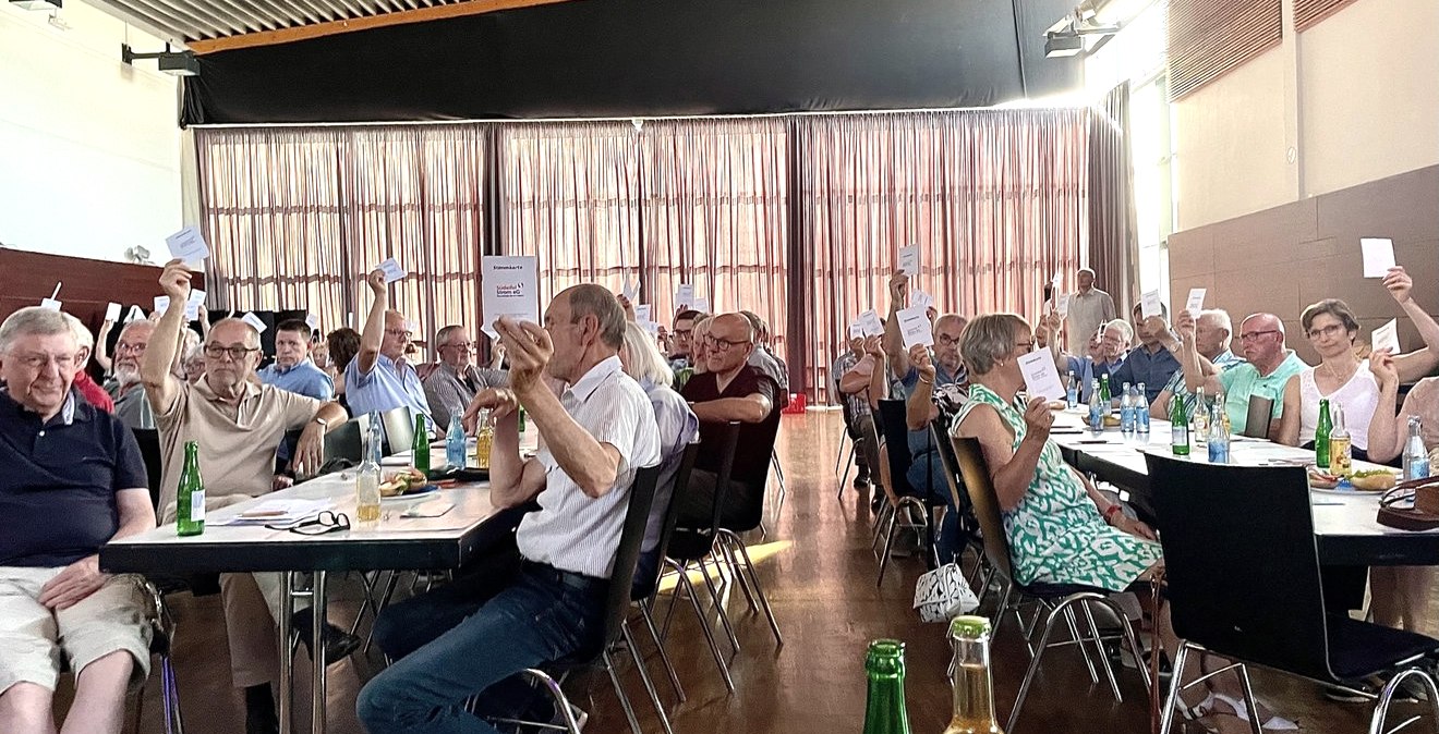 Abstimmung Generalversammlung, © Südeifel Strom eG Abstimmung Generalversammlung, © Südeifel Strom eG