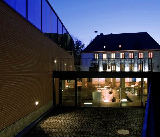 Römerthermen Zülpich im Abendlicht, © Axel Thünker, DGPh Römerthermen Zülpich im Abendlicht, © Axel Thünker, DGPh
