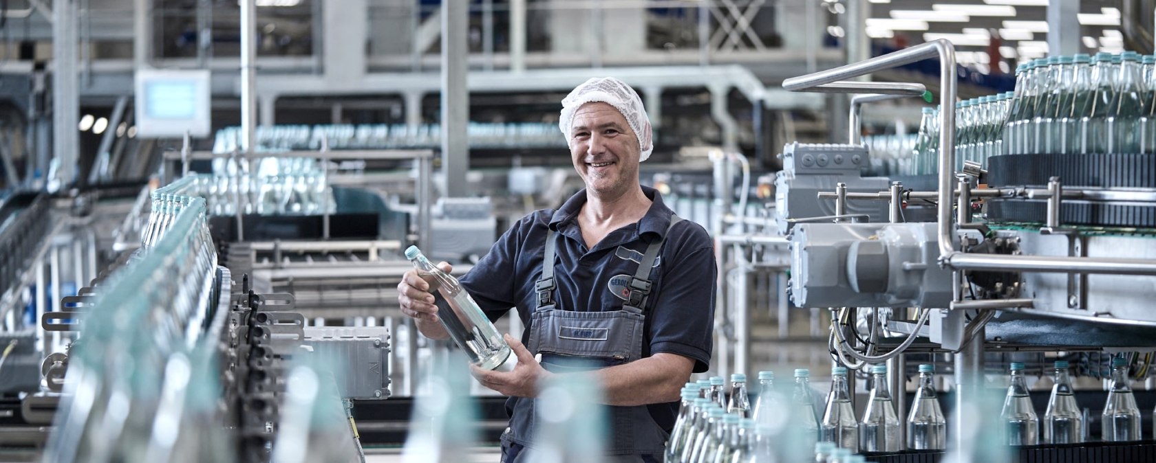 Qualitätskontrolle, © Gerolsteiner Qualitätskontrolle, © Gerolsteiner