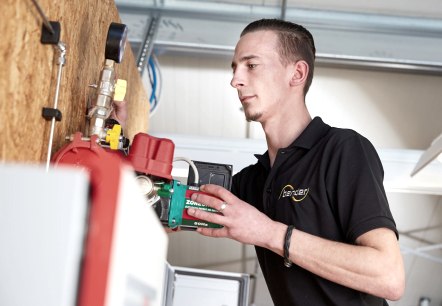 Anschluss Zonecheck, © Bender Systeme/Fotostudio Nieder Anschluss Zonecheck, © Bender Systeme/Fotostudio Nieder