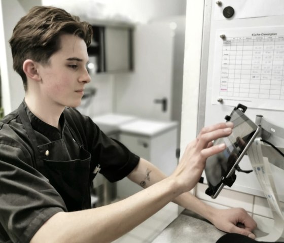 Gehört zum Küchenteam: Simon, © Löffel's Landhaus Gehört zum Küchenteam: Simon, © Löffel's Landhaus