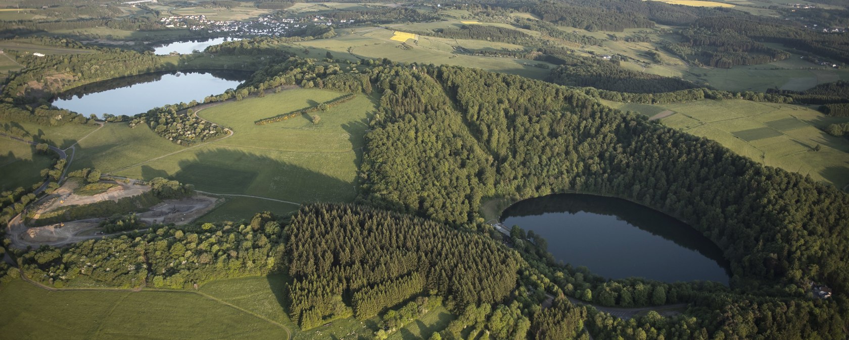 Die Maare im Geopark, © Natur- und Geopark Vulkaneifel Die Maare im Geopark, © Natur- und Geopark Vulkaneifel