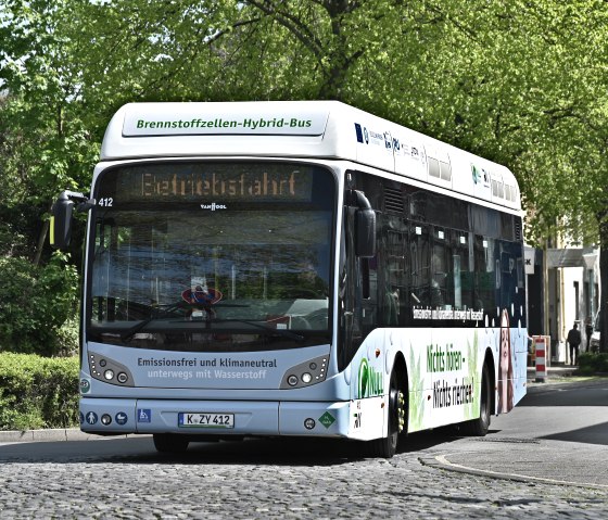 Busse sollen künftig mit Wasserstoff fahren, © Eifel Tourismus/Petra Grebe Busse sollen künftig mit Wasserstoff fahren, © Eifel Tourismus/Petra Grebe