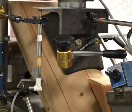 Materialtests und Prüfungen, © Floss Holzbau GmbH Materialtests und Prüfungen, © Floss Holzbau GmbH