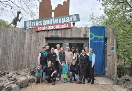 Team Dinopark mit Green-Key-Auszeichnung, © Dinosaurierpark Teufelsschlucht Team Dinopark mit Green-Key-Auszeichnung, © Dinosaurierpark Teufelsschlucht