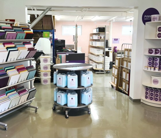 Viele Kunden bestellen online, können sich aber auch vor Ort beraten lassen, © MH Farbenmanufaktur GmbH Viele Kunden bestellen online, können sich aber auch vor Ort beraten lassen, © MH Farbenmanufaktur GmbH