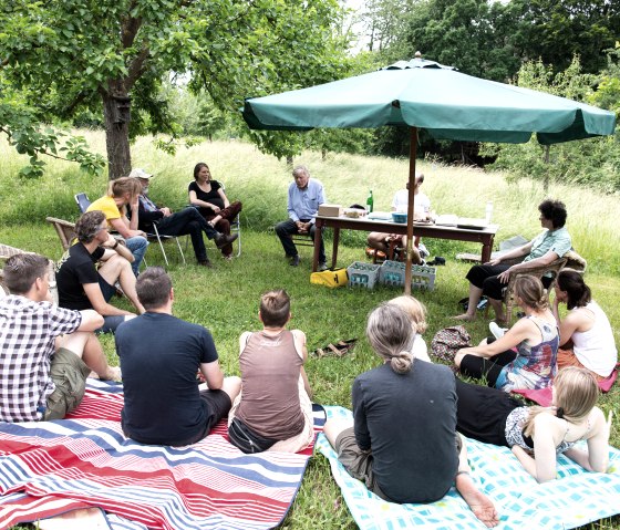 Meetings werden gerne draußen abgehalten, © Ralph Sondermann Meetings werden gerne draußen abgehalten, © Ralph Sondermann