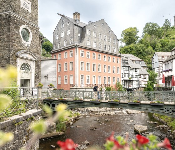 Das Rote Haus ist ein ehemaliger Stammsitz der Unternehmerfamilie Scheibler und heute als Museum zugänglich., © Eifel Tourismus/Dominik Ketz Das Rote Haus ist ein ehemaliger Stammsitz der Unternehmerfamilie Scheibler und heute als Museum zugänglich., © Eifel Tourismus/Dominik Ketz