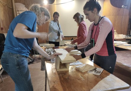 Nistkastenbau im Rahmen eines Jugendcamps, © Naturpark Nordeifel Nistkastenbau im Rahmen eines Jugendcamps, © Naturpark Nordeifel