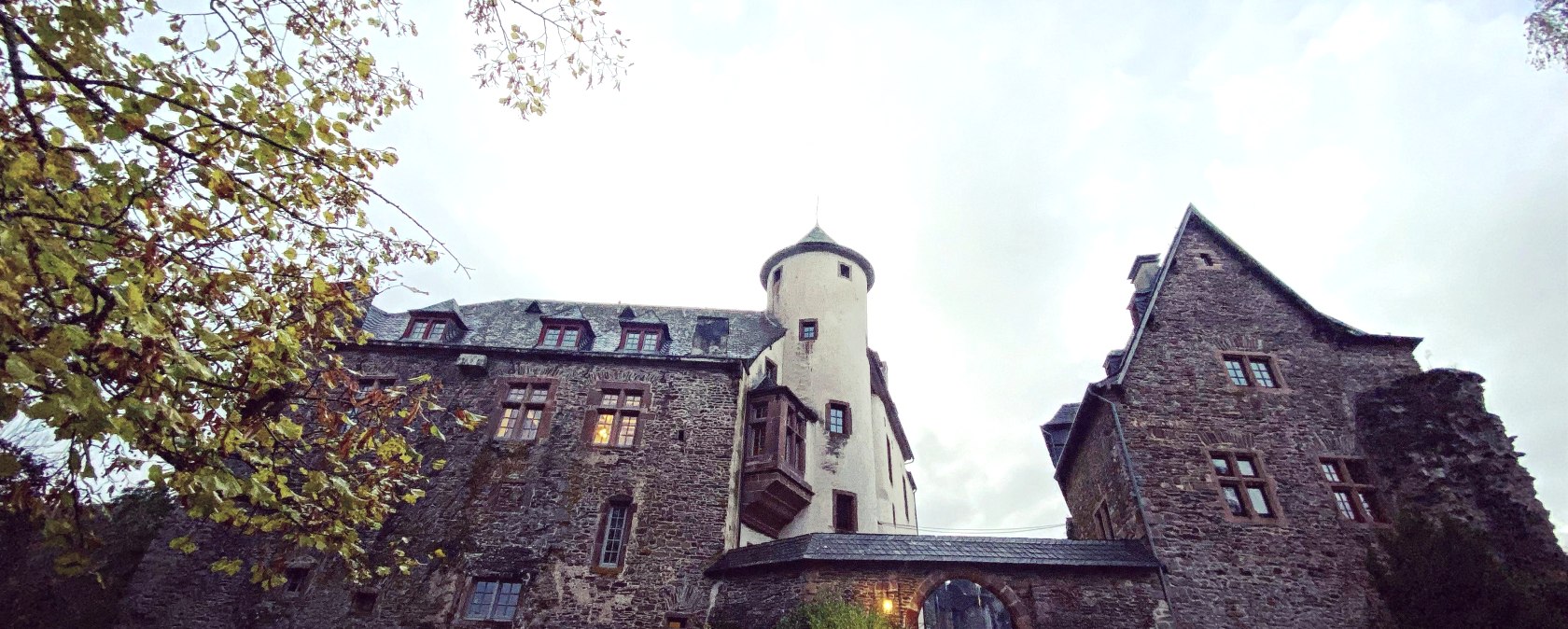Burg Neuerburg, © Felsenland Südeifel Tourismus GmbH, Anna Carina Krebs Burg Neuerburg, © Felsenland Südeifel Tourismus GmbH, Anna Carina Krebs
