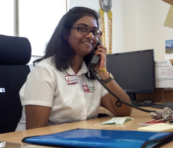 Apaarna Mahadevan arbeitet bei der Caritas, © Eifeler Presse Agentur Apaarna Mahadevan arbeitet bei der Caritas, © Eifeler Presse Agentur